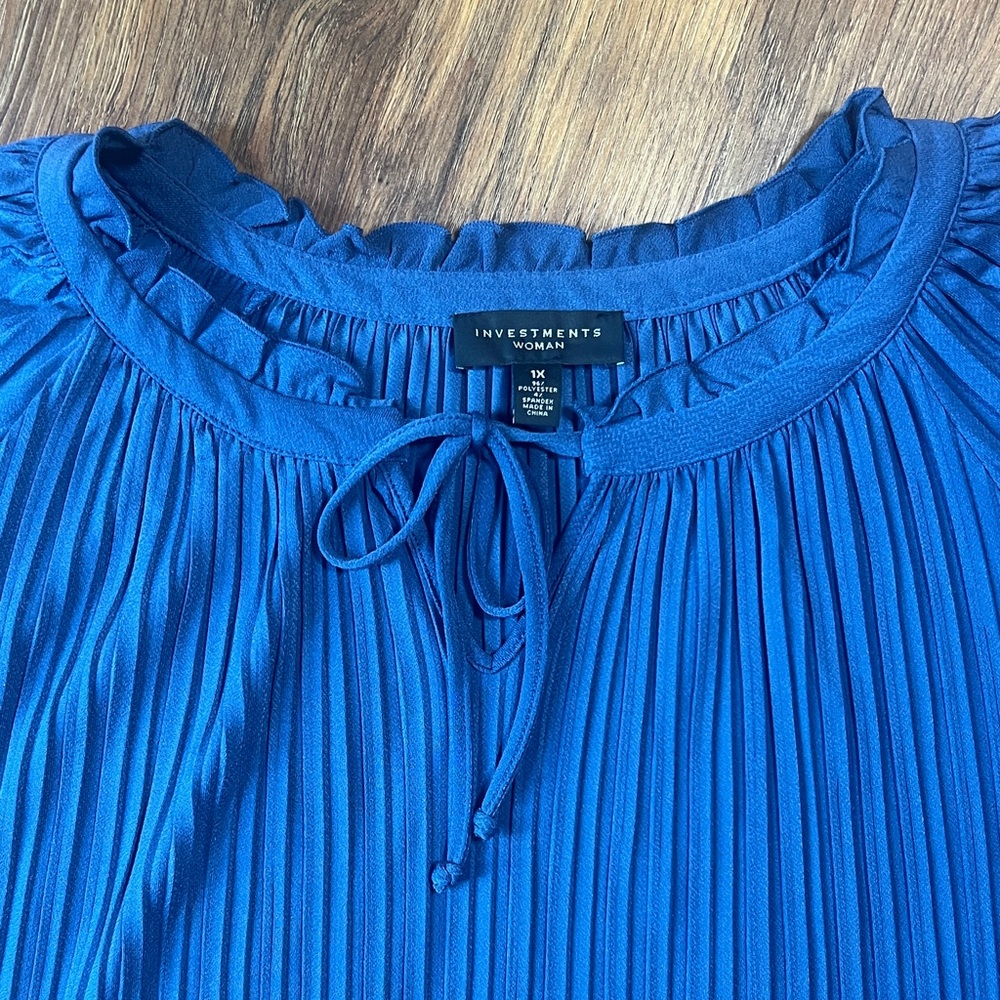 Elegant Blue Women's Professional Top - 1X